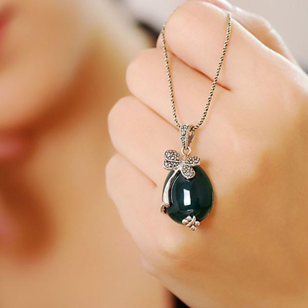 Thail Silver Green Agate and Marcasite Pendant Necklace(N11064GREEN)