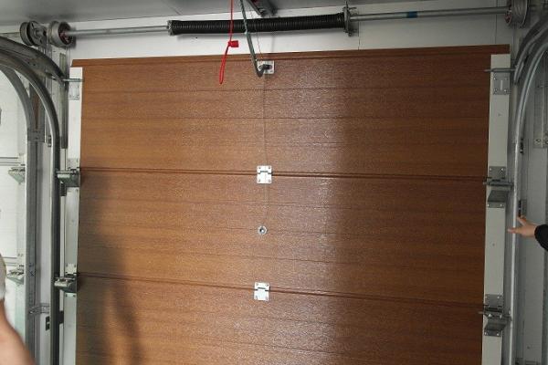 Remote-controlled Galvanized steel Sectional  Garage door For Apartment /Villas,Wood color