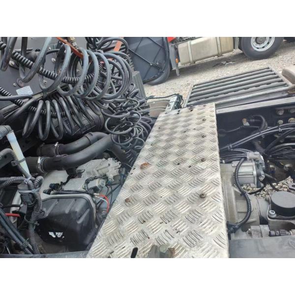 Dongfeng Used Tractor Head Truck 6x4 Heavy Duty Mining 10-Wheel 40t 560hp