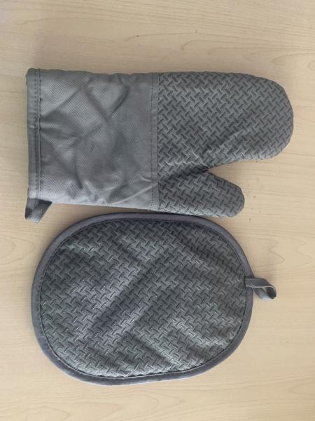 O pano de algodão Oven Glove And Pot Holder ajustou-se com não o ponto do silicone do deslizamento