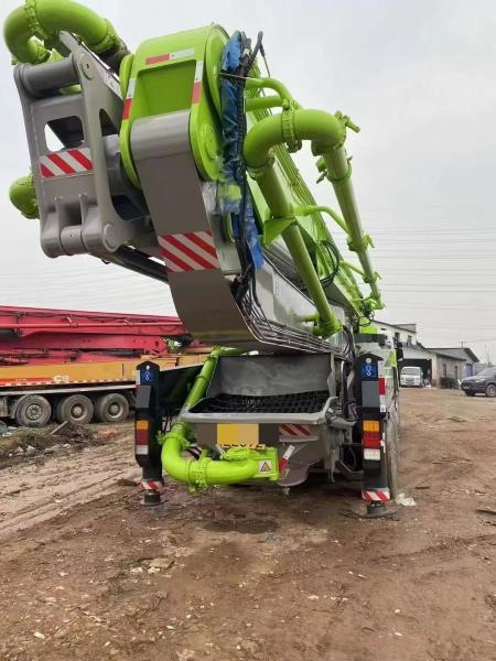 Pompes professionnelles Zoomlion 63m camion de béton ZLJ5540THB avec service après-vente