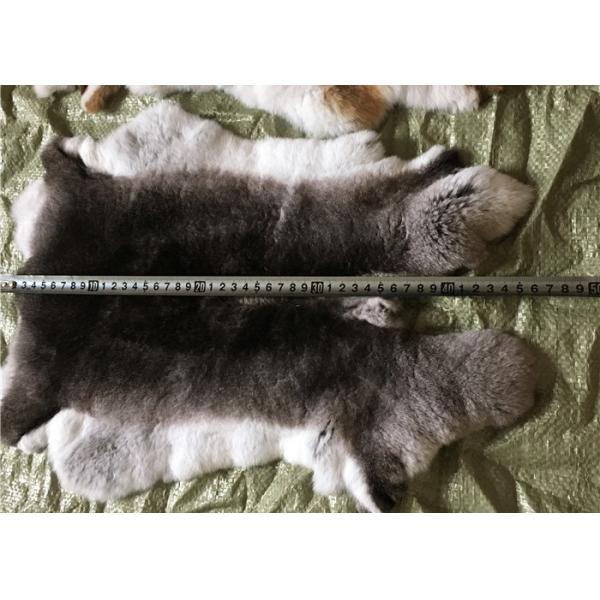 La piel mullida blanca de la piel del conejo de Rex de los pelos oculta Comfortbale caliente para la ropa