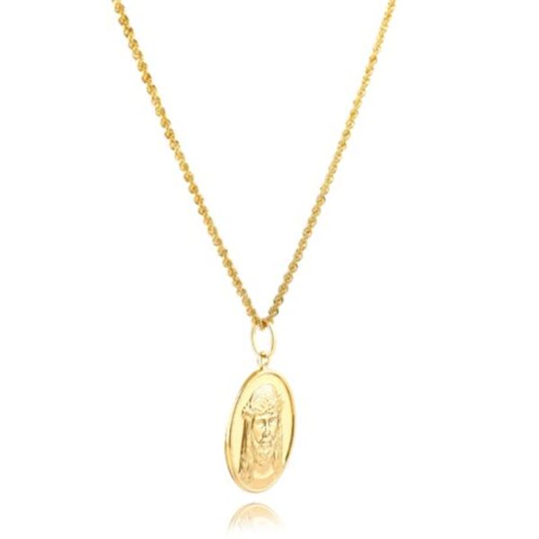 Des colliers d'or chics du jour à la nuit