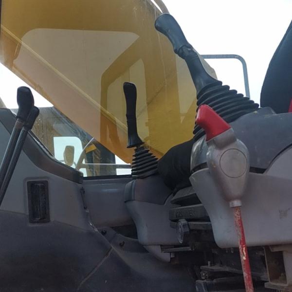 Used Excavators Second Hand Excavators Komatsu PC200 Excavator Japan Excavators