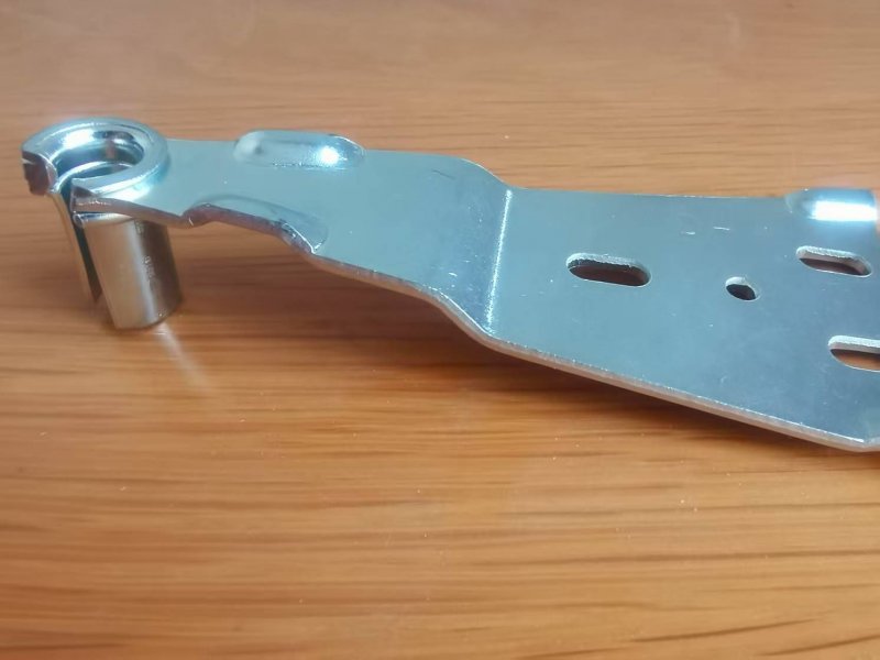 Zinc Coated Metal Stamping Parts Carbon Steel Metal Stamping Bracket Customized