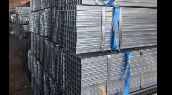 30*30 Pipe carrée galvanisée certifiée ISO9001 pour les structures et les systèmes hydrauliques