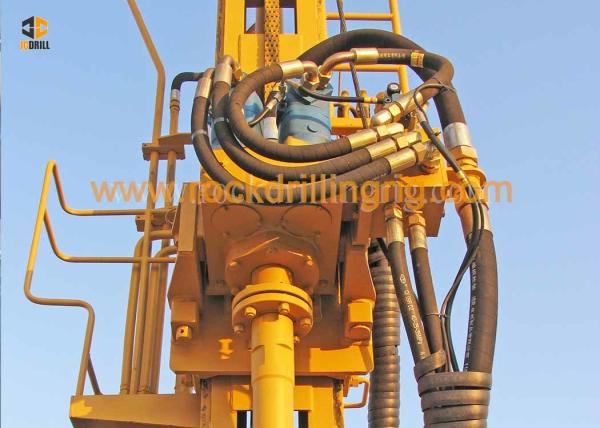 Mobile Borehole Drilling Machine 4 X 4 Truck Mounted Rig 200m Drilling Depth