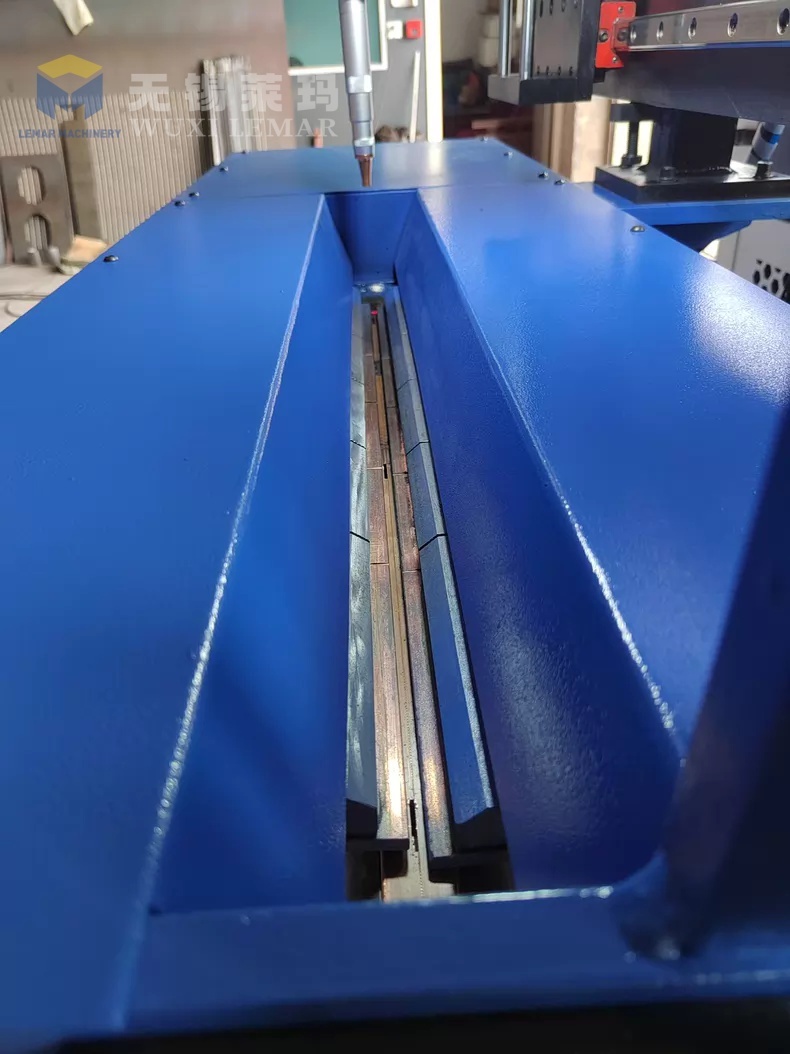 Automatic 1000mm Longitudinal Seam Welder, Tank & Pipe Straight Seam Welding Equipment