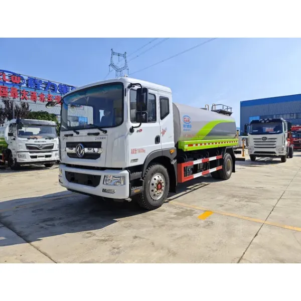 Cost-Effictive Dong Feng 4X2 Sprinkler Truck for Export