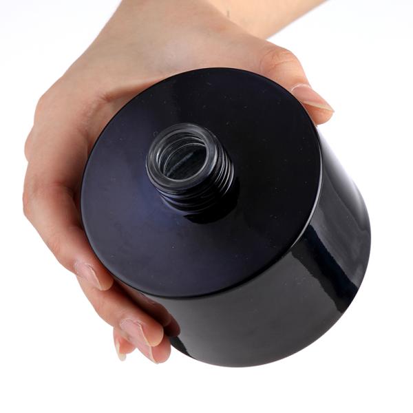 Стеклянные черные бутылки с ароматом - лучший выбор для путешествий