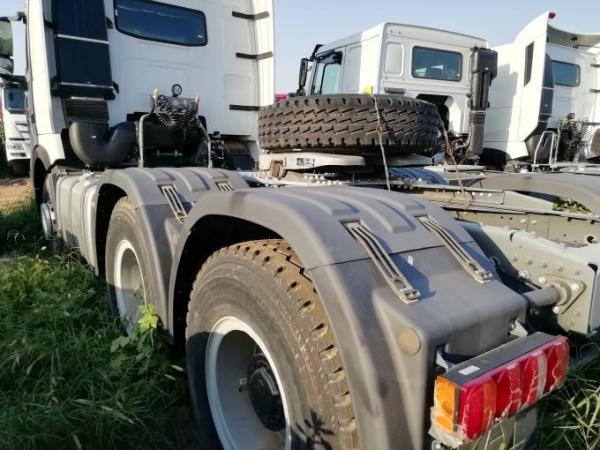 SINOTRUCK HOWO Tractor Trailer Second Hand 420HP 6x4 LHD Drive Mode