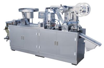 Máquina de embalagem plástica de alumínio farmacêutica da bolha com o alimentador automático de Alu Alu
