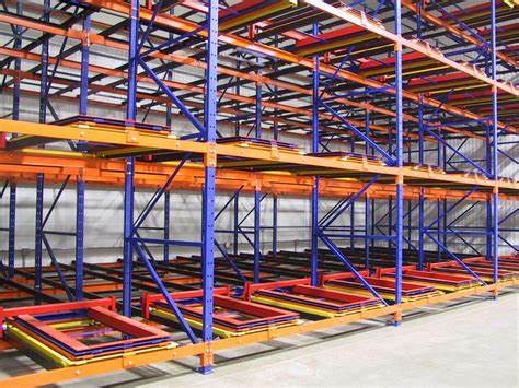 Industrial Warehouse Steel Push Back Storage Rack System Customized