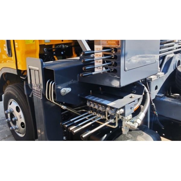 5tons Electric Knuckle Boom Xcmg Howo Used Mobile Wrecker Mounted Crane Truck