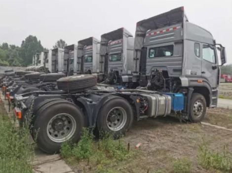 Brand New Howo Hohan N7 6*4 400HP Tractor Truck For Cargo Transportation