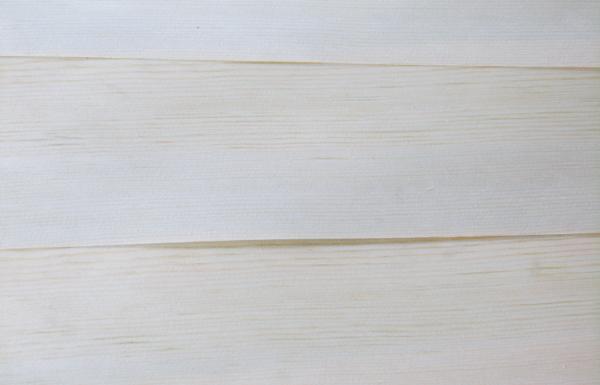 0,45 do pinho amarelo do quarto milímetros de folheado do corte com grão reta fina