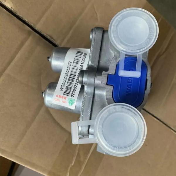Wholesale OEM Original Quality SINOTRUK HOWO Spare Parts WG9000360523 Four Circuit Protection Valve