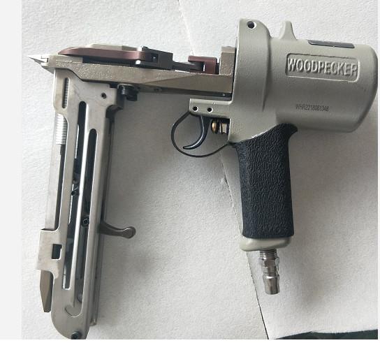 Clamping Pneumatic Staple Gun , Mattress Spring Set Screw Pneumatic Nail Gun