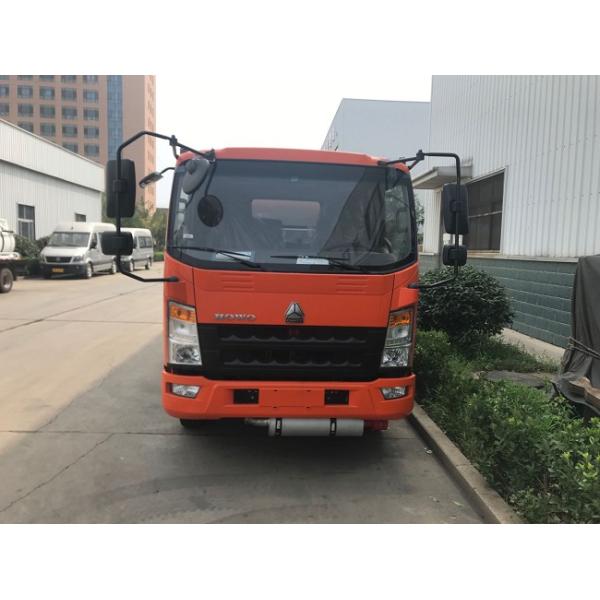 SINOTRUK HOWO 4x2 5000 литров дозаправляя автоцистерну с распределителем масла насоса