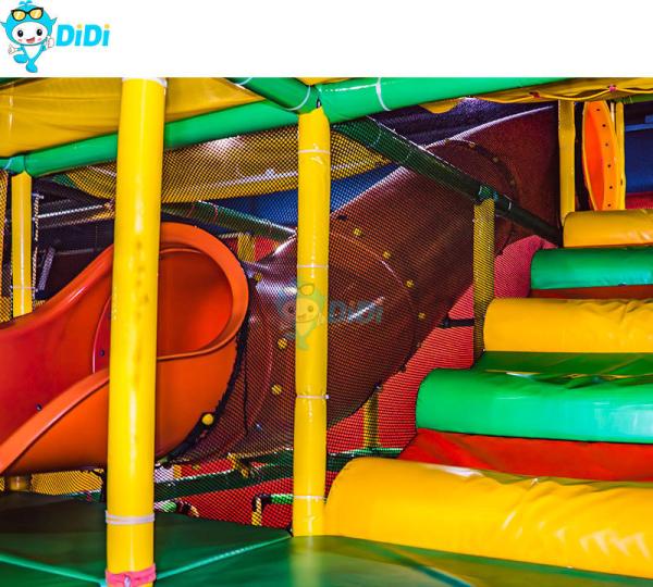 Parcs d'attractions Trampoline Équipement pour enfants Enfants Grand terrain de jeu intérieur