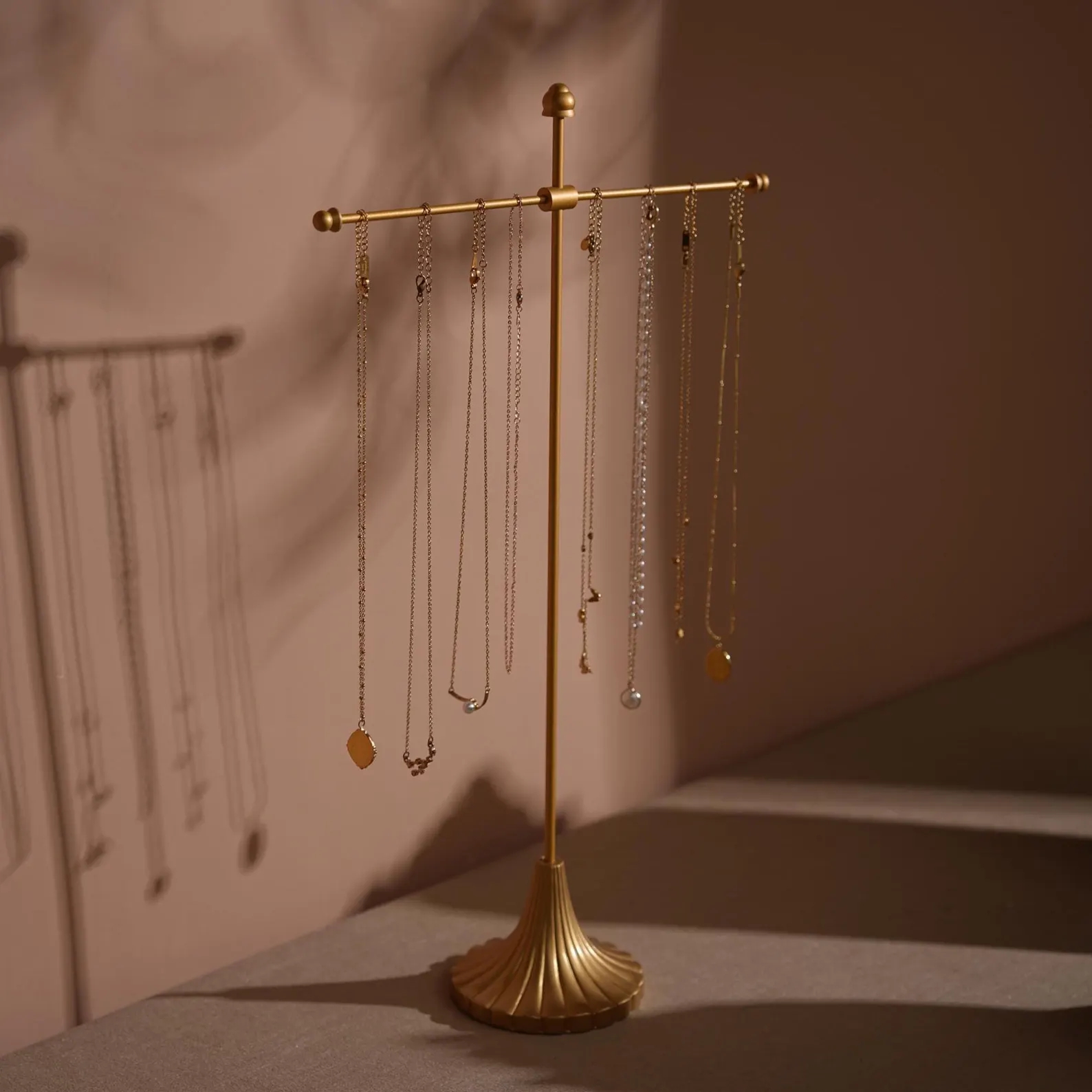Baroque Style Gold Finish Necklace Holder with Customized Design Jewelry Display Stand