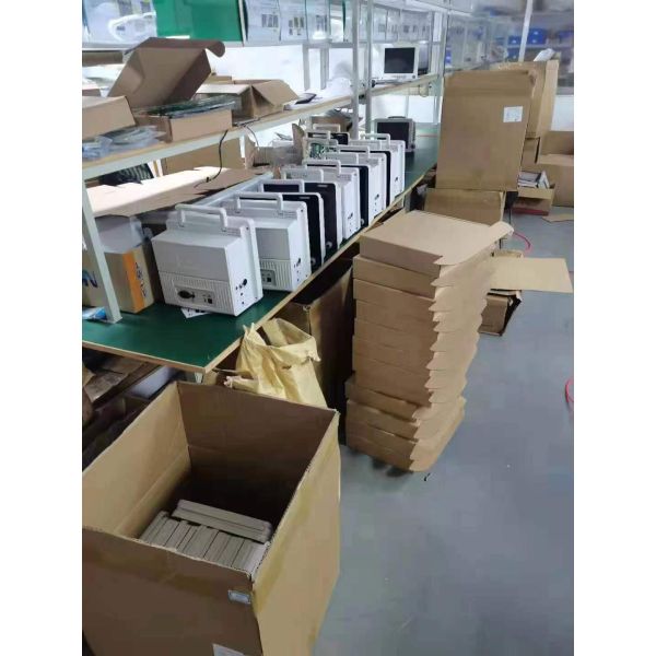 Multi Parameter Patient Monitor with 1 Year Warranty Class II and 37*21*41CM Dimensions for ICU Room