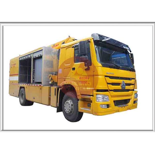 Yellow Color Fire Fighting Vehicle Large Flow Drainage 300HP 5000kgs Water Load
