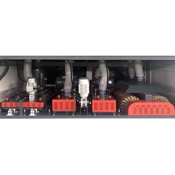 Solution de porte en bois Travail du bois industriel Machine CNC de ponçage du bois