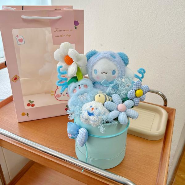 Small flower box cylindrical doll bouquet finished product for girlfriend doll creative gift Christmas gift souvenir