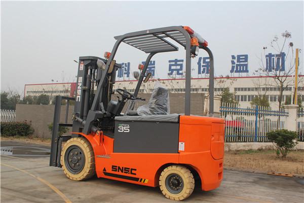 Carregador elétrico de 2 a 3,5 toneladas com centro de carga Ce 500 mm e engrenagem de direção USA Eaton
