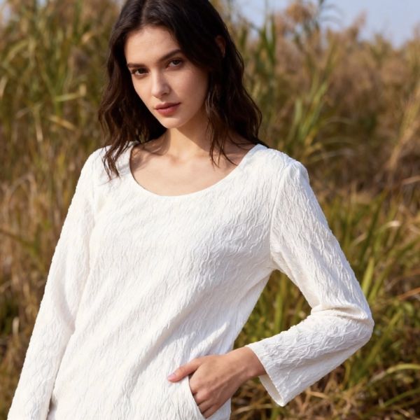 2-Color Textured U-Neck Top - Black/White Versatile Layering Tee