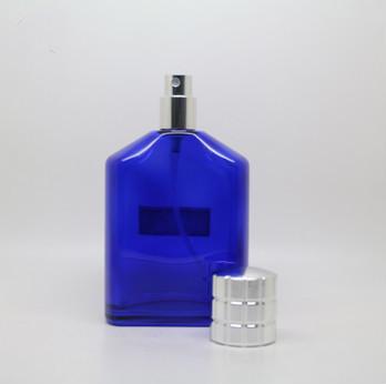 O pulverizador de perfume recarregável pequeno da cor azul engarrafa o estilo considerável dos homens