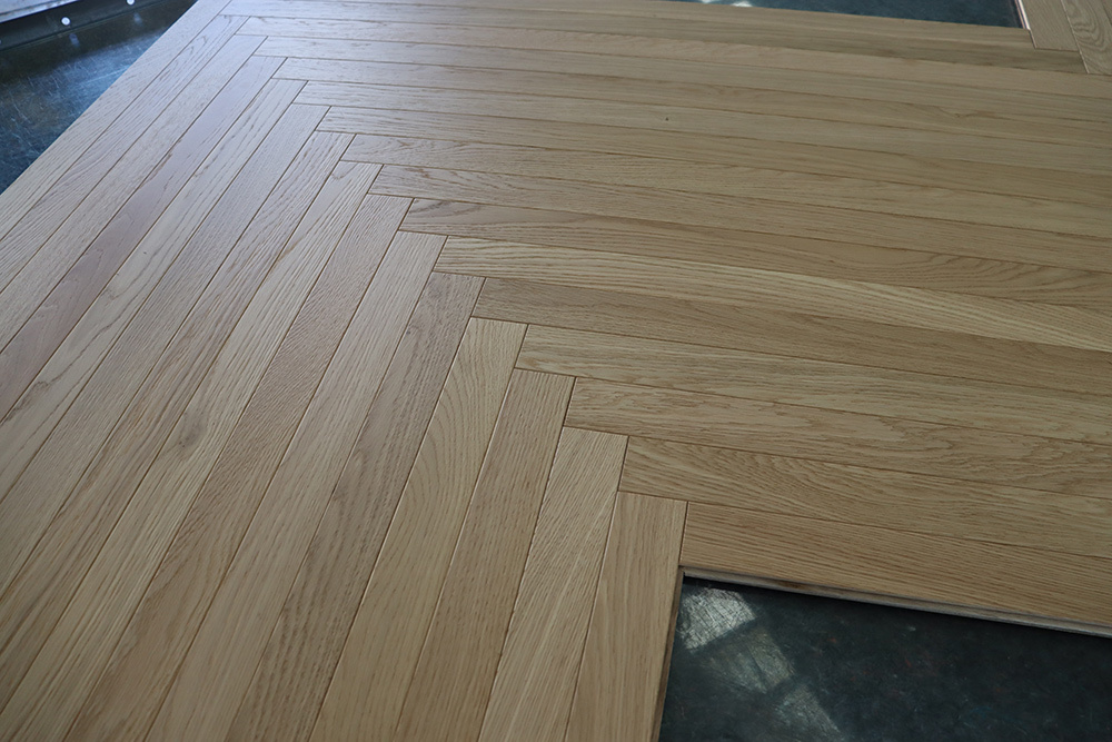 55mm Oak Herringbone Parquet Flooring with 4MM Top Veneer and 1200 x 55 x 14MM Size