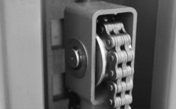 2 Post Overhead Clear Floor Car Lift 1900mm Lifting Height With Symmetric Arms