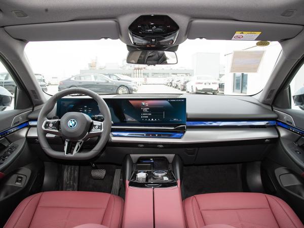 2025 BMW I5 Luxury Electric Cars Bonne performance xDrive Longue portée 651KM Fast Charging EV Nouveau modèle de berline avec toit ensoleillé BMW Série 5
