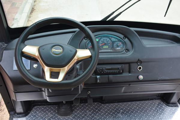Outside Electric Shuttle Car / Stiff PC Material Endure Club Car Electric Golf Cart