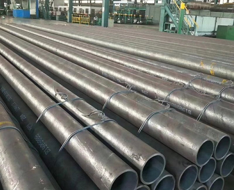 Фабричная цена Толстостенные круглые черные бесшовные трубы S235jr S265jr S275jr S335jr S355jr S555 SA 214 Трубы из углеродистой стали с высокой прочностью