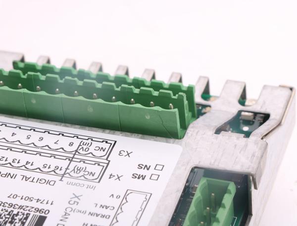 Acessório do sistema de controlo de ABB RX877K 3BSE069290R1 ABB RX877K 3BSE069290R1 ABB