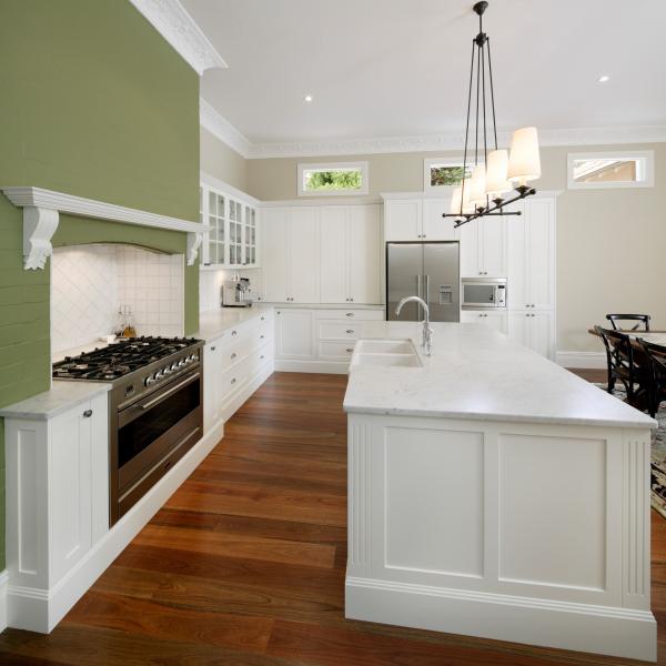 American Style Solid Wood Kitchen Cabinet L Shape Standard White Shaker Door