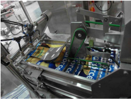 500g-1000g Machine de remplissage de liquide chimique 20-25 sacs/min