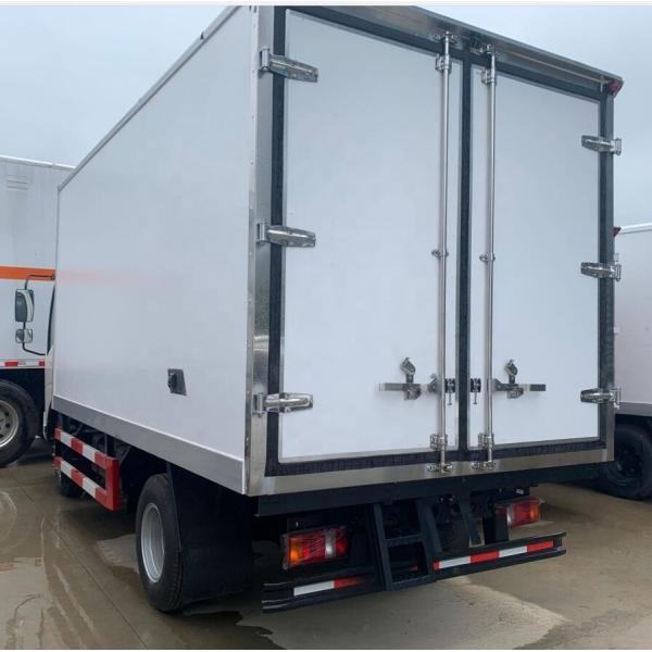 light duty reliable cheap HOWO 4x2 116 hp 6 ton refrigerator van truck