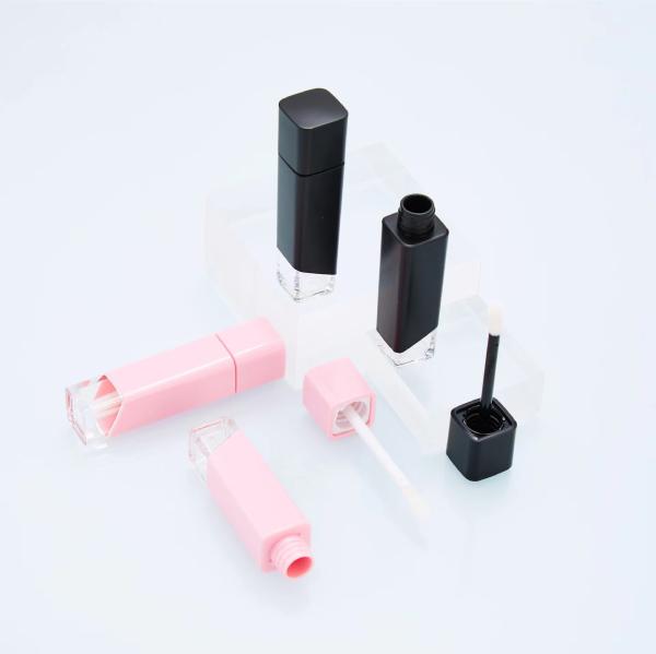 Rotate Lip Gloss Stick Lip Mask Lip Balm Bottle Plastic Suitable For All Skin Types