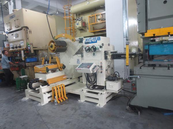 Metal Plate Leveling Decoiler Straightener Feeder 3 In 1 Material Frame Pressing Arm
