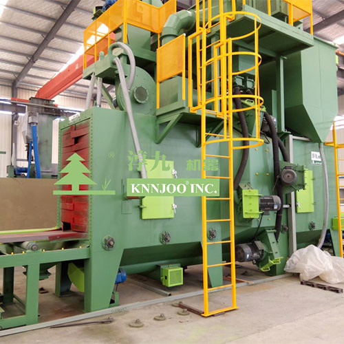 金槌で打つ磨くことをDeflashingクリーニングの幅1500mmの鋼鉄ショット ブラスト機械