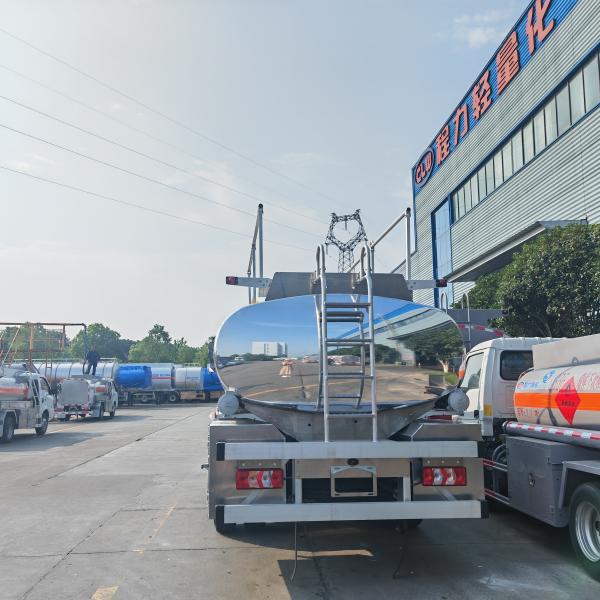 Shacman X9 Aluminum Alloy Fuel Gasoline Oil Tanker Truck With Fuel Bowser