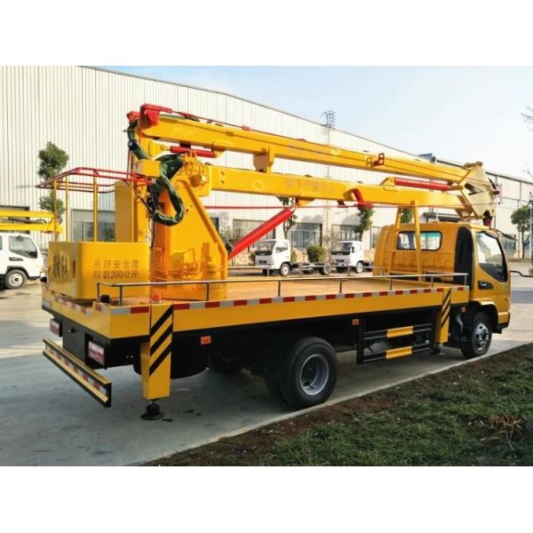 JAC/Jmc/Foton/Dongfeng/HOWO Boom Lift 12m/14m/16m/18m/20m Aerial Platform Bucket Man Truck