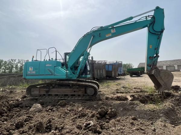 Kobelco SK200 Excavadora original usada Equipamento pesado de retroescavadeira 20 toneladas