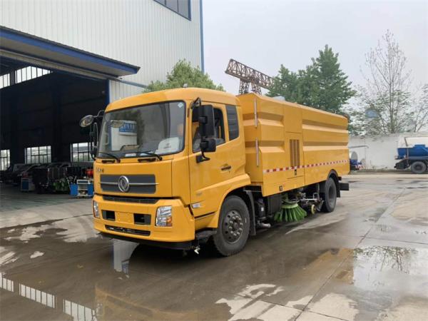 High Pressure Road Sweeper Truck With 9000 Liters Water Tank CCC Certified