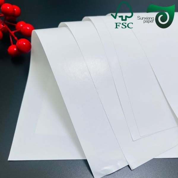 FSC 250gm Haute luminosité Texte brillant Papier de couverture 610mm 860mm Excellente capacité d'impression