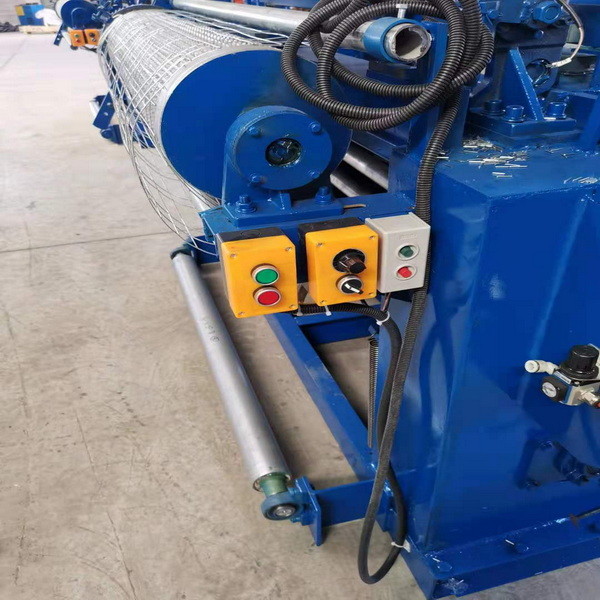 5kw Breeding GI Wire Net Making Machine Roll Mesh Synchronization